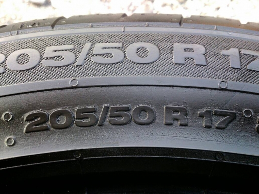 ขายยาง Continental 205/50R17 ยางสัปดาห์ที่19ปี14 ดอกยางเต็มหนาสดนิ่มลึกเท่ากันไม่แตกลายไม่กินข้างไม่มีปะสวยๆ จำนวน 1 ชุด