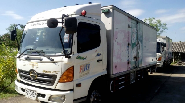 หกล้อ ฮีโน่ FC 4J145 ปี 51บรรทุกตู้แห้ง ยาว5.50ม สภาพดีหัวบางสีเดิมสวยจัดทั้งคัน ทะเบียนพร้อมโอน หกล้อ ฮีโน่ FC 4J145 ปี 51บรรทุกตู้แห้ง ยาว5.50ม สภาพดีหัวบางสีเดิมสวยจัดทั้งคัน ทะเบียนพร้อมโอน