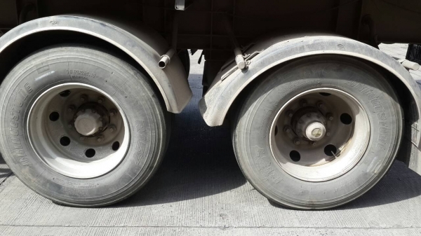 ขายด่วนหางเทรนเลอร์ยาว12.50เมตรมีลิฟหลังขึ้นของราคาเบาๆโทร0856842587