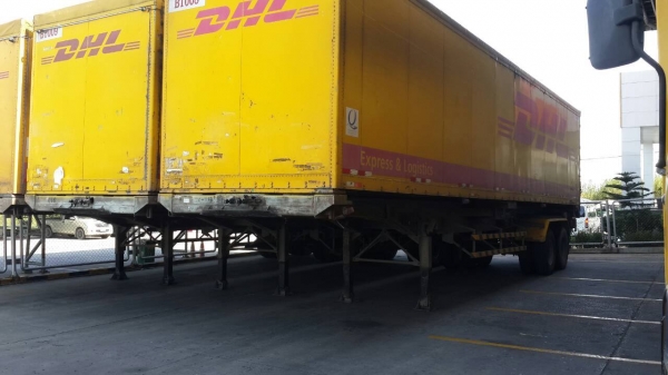 ขายด่วนหางเทรนเลอร์ยาว12.50เมตรมีลิฟหลังขึ้นของราคาเบาๆโทร0856842587