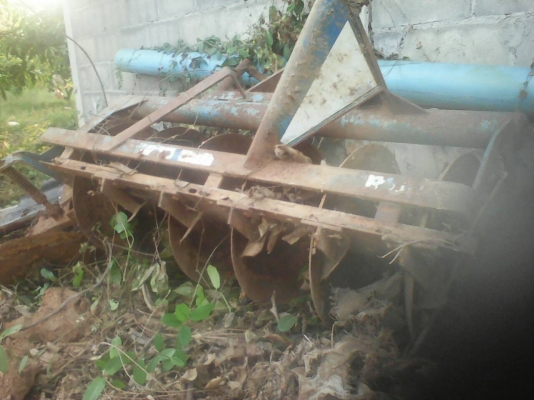 ขายผาน 6*22 LCS.  ใบหนาทุกใบ มี1 ใบที่แตก  โครงสวย ไม่ค่อยได้ใช้งานเก่าเก็บ