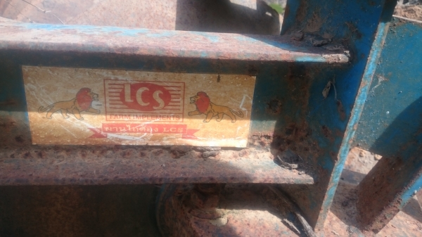 ขายผาน 6*22 LCS.  ใบหนาทุกใบ มี1 ใบที่แตก  โครงสวย ไม่ค่อยได้ใช้งานเก่าเก็บ