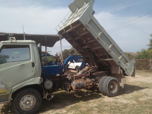 ขายหกล้อดั้มพ์ Hino