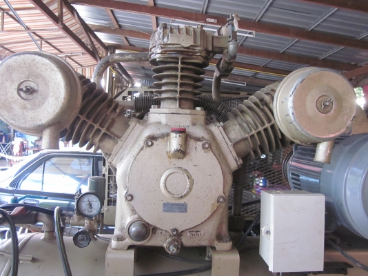 ขายปั๊มลม  5  แรง  โตชิบา