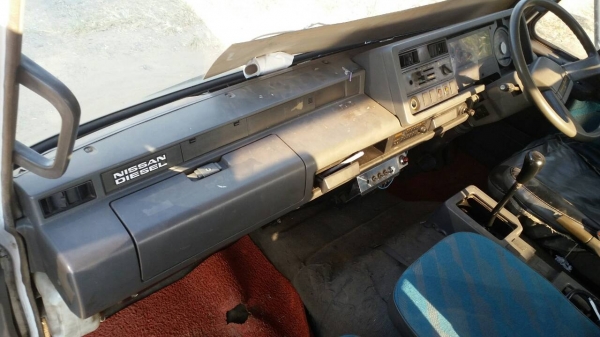 ขายรถบรรทุก 14 ล้อหัวลาก หัวลากนิสสัน คัส J เครื่อง 185 แรงม้า หางพื้นเรียบสามมิตร 2 เพลายาว 12 เมตร ราคา 470000