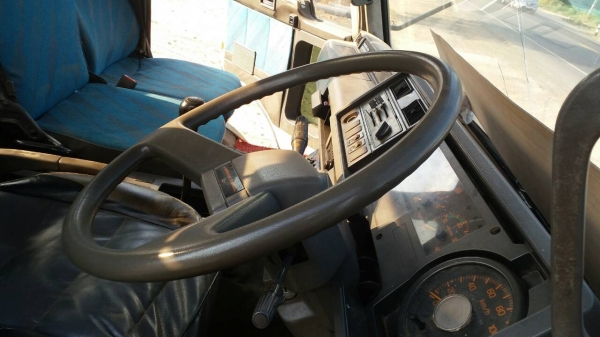 ขายรถบรรทุก 14 ล้อหัวลาก หัวลากนิสสัน คัส J เครื่อง 185 แรงม้า หางพื้นเรียบสามมิตร 2 เพลายาว 12 เมตร ราคา 470000