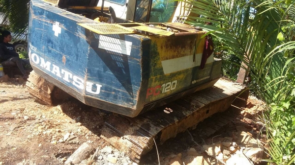 ขายรถแบคโฮ KOMATSU PC120-5 เอกสารอินวอย ราคา 550000