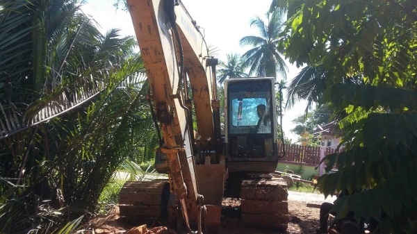 ขายรถแบคโฮ KOMATSU PC120-5 เอกสารอินวอย ราคา 550000