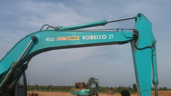 ขายรถแบคโฮ KOBELCO SK220-/// ระบบไฟเต็ม เอกสารเล่มทะเบียน มีระบบไลหัวกระแทก ราคา 850000