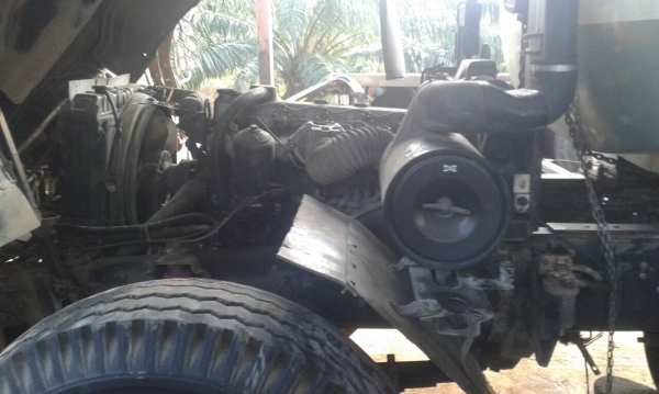 10ล้อพื้นเรียบ2เพลา..240แรง HINO FM3MNLA..รถห้างแท้ เดิมๆหัวเดิมบาง เครื่องเดิม เกียร์เดิม..มีระบบลากพ่วง เล่มทะเบียนพร้อม