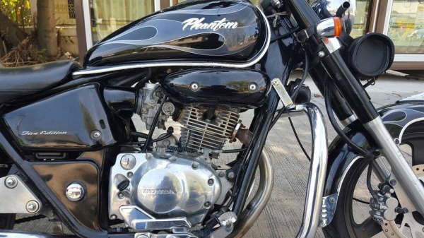 HONDA PHANTOM 200CC รถปี52วิ่ง1xxxxโล ลายไฟใหญ่ตัวสุดท้าย รถบ้านสภาพป้ายแดงไม่ค่อยได้ใช้งาน HONDA PHANTOM 200CC รถปี52วิ่ง1xxxxโล ลายไฟใหญ่ตัวสุดท้าย รถบ้านสภาพป้ายแดงไม่ค่อยได้ใช้งาน