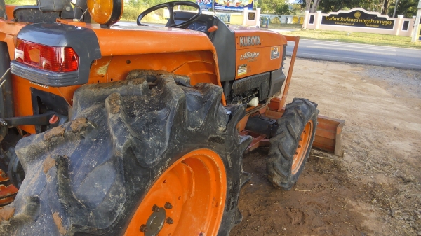 ขายรถไถคูโบต้า4508 di สเปเชียลใบมีดดันหน้าผาลหลังพร้อมใช้งาน