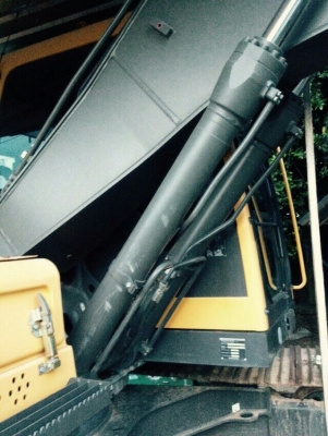 รถขุด Volvo สภาพใหม่กริบ