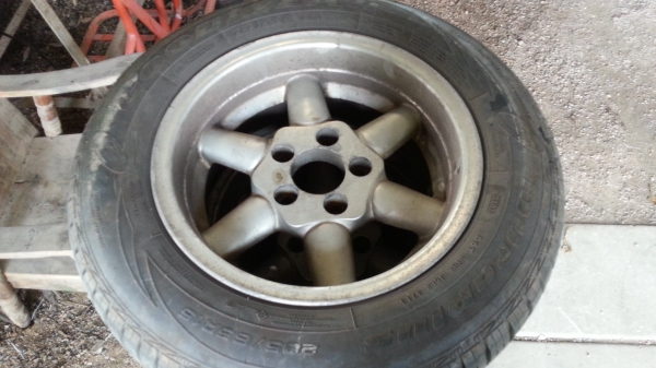 ขายแม็ก 5รู พร้อมยาง สภาพคุ้มเกินราคา 6000 ไม่บวมไม่ปะดอกเต็ม