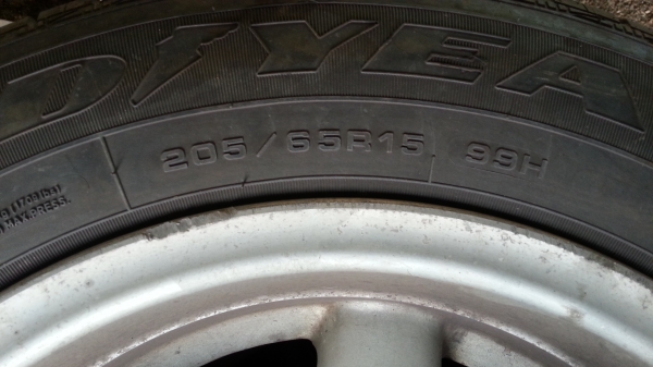 ขายแม็ก 5รู พร้อมยาง สภาพคุ้มเกินราคา 6000 ไม่บวมไม่ปะดอกเต็ม