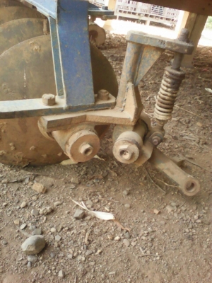 9800 บาท รถไถฟอร์ด. 7*26  ถูกๆ มายกไปเลยครับ