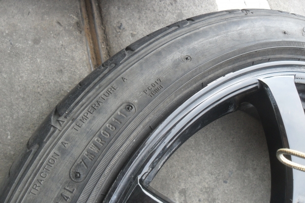 ล้อแม็ก17นิ้ว4รุ100/114 พร้อมยาง สวยๆ 4 ล้อ ราคา 6450 บาท