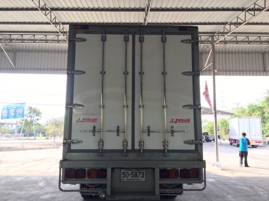 ขาย10ล้อตู้เย็นHINO.MAGA Euro3.QDR.ซีรี่ย์500. 220เเรง คอมมอลเรลรถห้างเเท้ช่วงยาว7.50เมตรปี2556(2013)ตู้เย็นเปิดได้3บายพร้อมเครื่องทำความเย็นสามารถใช้ไฟฟ้า3เฟสได้ใช้งานได้เลย รถสภาพสวยราคา1,650,000จัดไฟเเนนท์ได้ครับสนใจดูรถได้ที่เต็นท์รถ JJ.AUTOCAR 2 หลัง