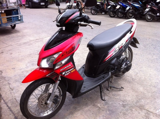 Click ปี 51 รถบ้าน สีแดง ดำ เครื่องเดิมๆ มีเล่ม เอกสารครบ ทดลองขับได้ทุกวัน โทร. 02-9165022,099-0812001