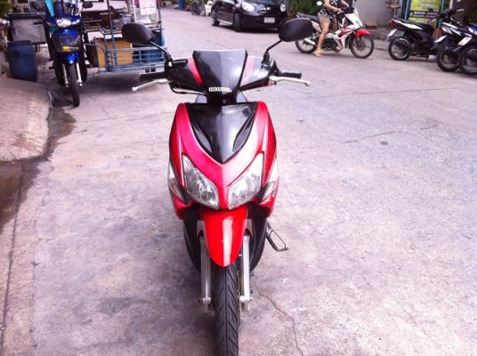 Click ปี 51 รถบ้าน สีแดง ดำ เครื่องเดิมๆ มีเล่ม เอกสารครบ ทดลองขับได้ทุกวัน โทร. 02-9165022,099-0812001