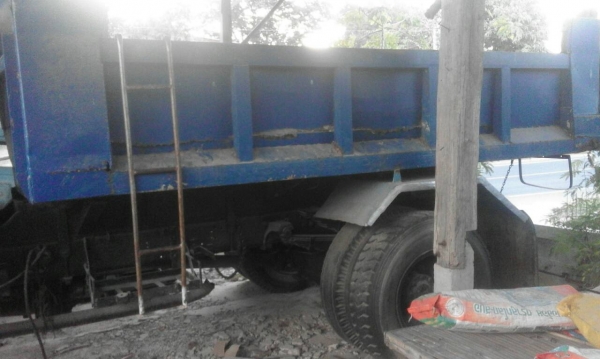 ขาย 6 ล้อดั้ม หน้ายาว เครื่อง  6bb 145  แรง มีสโลว์ ช่วงล่างใหญ่ฟูโซ่ ไม่มีเล่มททะเบียน