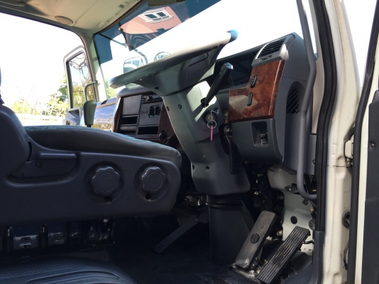 ขายหกล้อ240 แรงตู้10 บานจดปี 2556 ยาว7.30 ขาย สด ผ่อน