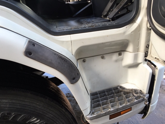 ขายหกล้อ240 แรงตู้10 บานจดปี 2556 ยาว7.30 ขาย สด ผ่อน