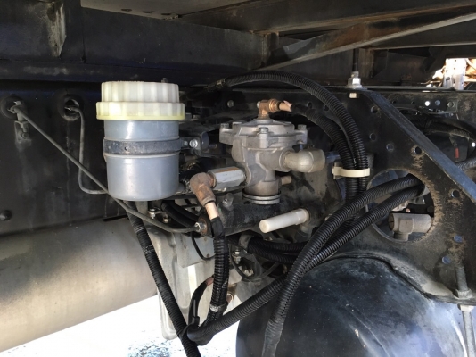 ขายหกล้อ240 แรงตู้10 บานจดปี 2556 ยาว7.30 ขาย สด ผ่อน