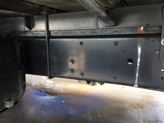 ขายหกล้อ240 แรงตู้10 บานจดปี 2556 ยาว7.30 ขาย สด ผ่อน