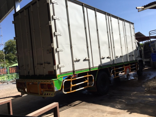 ขายหกล้อ240 แรงตู้10 บานจดปี 2556 ยาว7.30 ขาย สด ผ่อน