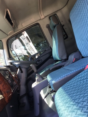 ขายหกล้อ240 แรงตู้10 บานจดปี 2556 ยาว7.30 ขาย สด ผ่อน