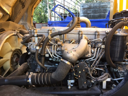 ขายหกล้อ240 แรงตู้10 บานจดปี 2556 ยาว7.30 ขาย สด ผ่อน