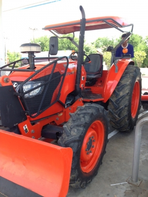 คูโบต้า M7040พร้อมผานราคาเพียง. 480000บาทเท่านั้นครับ