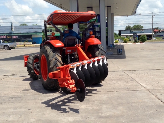 คูโบต้า M7040พร้อมผานราคาเพียง. 480000บาทเท่านั้นครับ