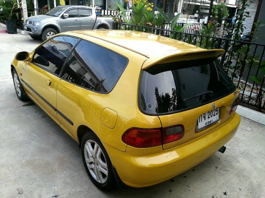 ขายซีวิค3ดอ เครื่อง1.5 เกียร์ออโต้ แอร์เย็น รถพร้อมใช้