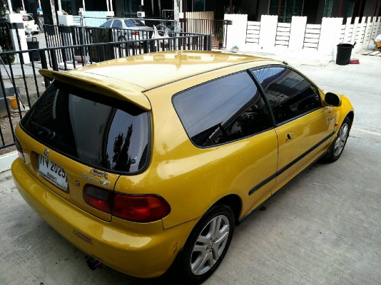 ขายซีวิค3ดอ เครื่อง1.5 เกียร์ออโต้ แอร์เย็น รถพร้อมใช้