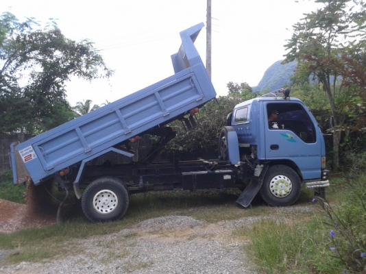 (ขายแล้วจ้าเสี่ยสมบูรณ์ ไป จ. นครศรีธรรมราช)6 ล้อดั้มอีซูสุ  120  แรงม้า  รถสวย  แอร์เย็น เบรกเทฟฟี่ พ.เวอร์  พร้อมใช้งาน