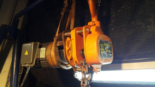 รอกไฟฟ้า 5 ตัน พร้อมตู้คอนโทรล