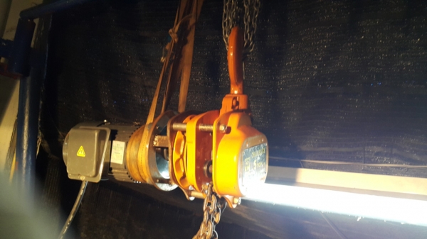 รอกไฟฟ้า 5 ตัน พร้อมตู้คอนโทรล