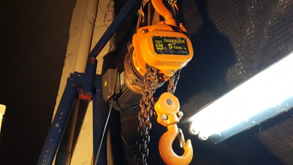 รอกไฟฟ้า 5 ตัน พร้อมตู้คอนโทรล