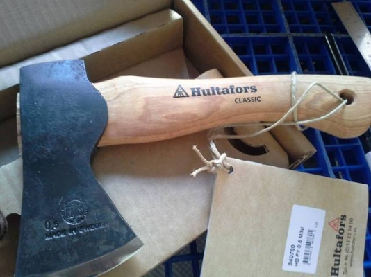 ขายขวานเสือ1 1/4ปอน HULT'S CELEBRATED AXES. MADE IN SWEDEN.