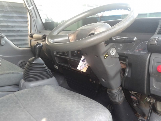 ขายรถ 6ล้อISUZU NQR โฉมปีศาจ ตู้อลูมิเนียมยาว 5.50เมตร ปี06