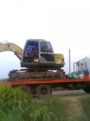 ขายด่วนแบ็คโฮลดราคาแล้ว