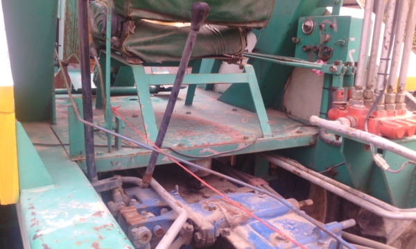 รถคีบอ้อย คีบหลัง เกียร์ทอร์ค ใช้งานมา ปีเดียว มีเล่มทะเบียน