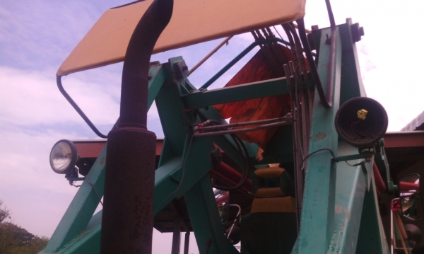 รถคีบอ้อย คีบหลัง เกียร์ทอร์ค ใช้งานมา ปีเดียว มีเล่มทะเบียน