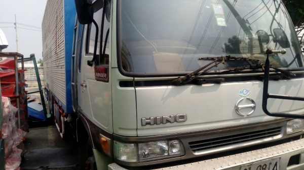 หกล้อ ฮีโน่ FF3H195ปี38 ก๊าซ+น้ำมัน บรรทุกตู้แห้งยาว 7.20ม สภาพพร้อมใช้งาน ทะเบียนพร้อมโอน หกล้อ ฮีโน่ FF3H195ปี38 ก๊าซ+น้ำมัน บรรทุกตู้แห้งยาว 7.20ม สภาพพร้อมใช้งาน ทะเบียนพร้อมโอน