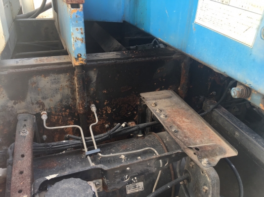 ขาย 6ล้อ ฮีโน่เมก้า ปี 49 เครน 3 ตัน 3 ปอก 2 ชัก วิ่งน้อย 9x,xxx สนใจติดต่อ 081-9420141  ,  081-5715326