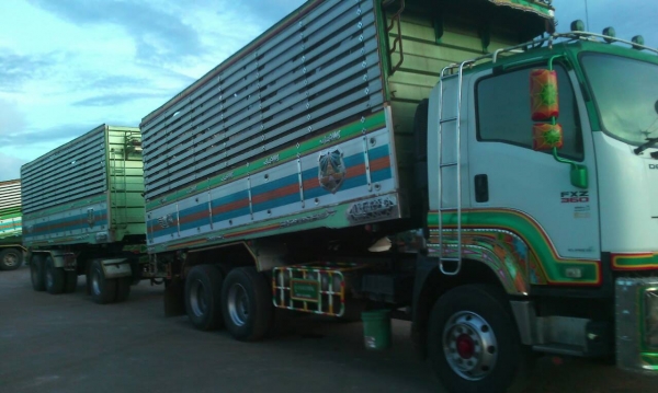 ขายรถพ่วง 22 ล้อ แม่-ลูก กระเนียมคอกเกษตรดั้ม ISUZU 360 ปี.52-53 มี 2 พ่วง สวยๆ ราคา2500000 ต่อรอง สนใจนัดดูรถได้เลยครับ