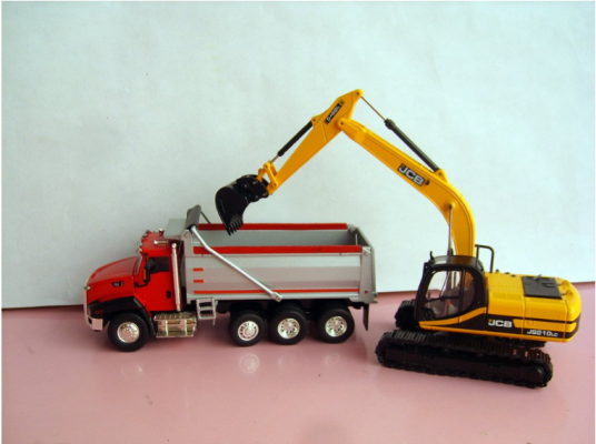 CAT CT660 Dump Truck Scale 1:50 CAT CT660 Dump Truck Scale 1:50