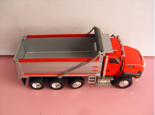 CAT CT660 Dump Truck Scale 1:50 CAT CT660 Dump Truck Scale 1:50